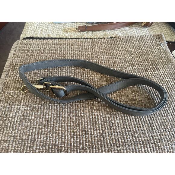 Gray purse crossbody strap with gold hardware - Picture 1 of 10